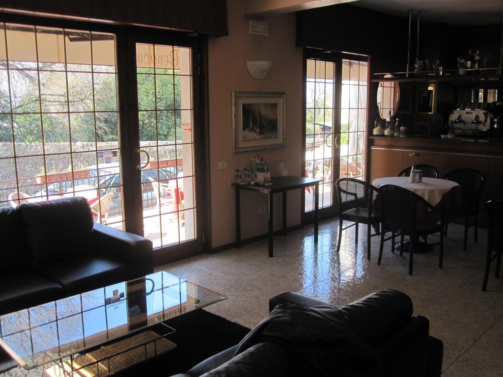 Hotel Benacus Bardolino Luaran gambar