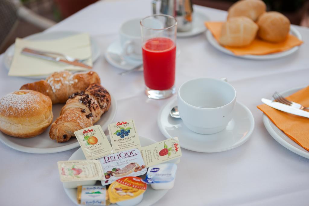 Hotel Benacus Bardolino Luaran gambar