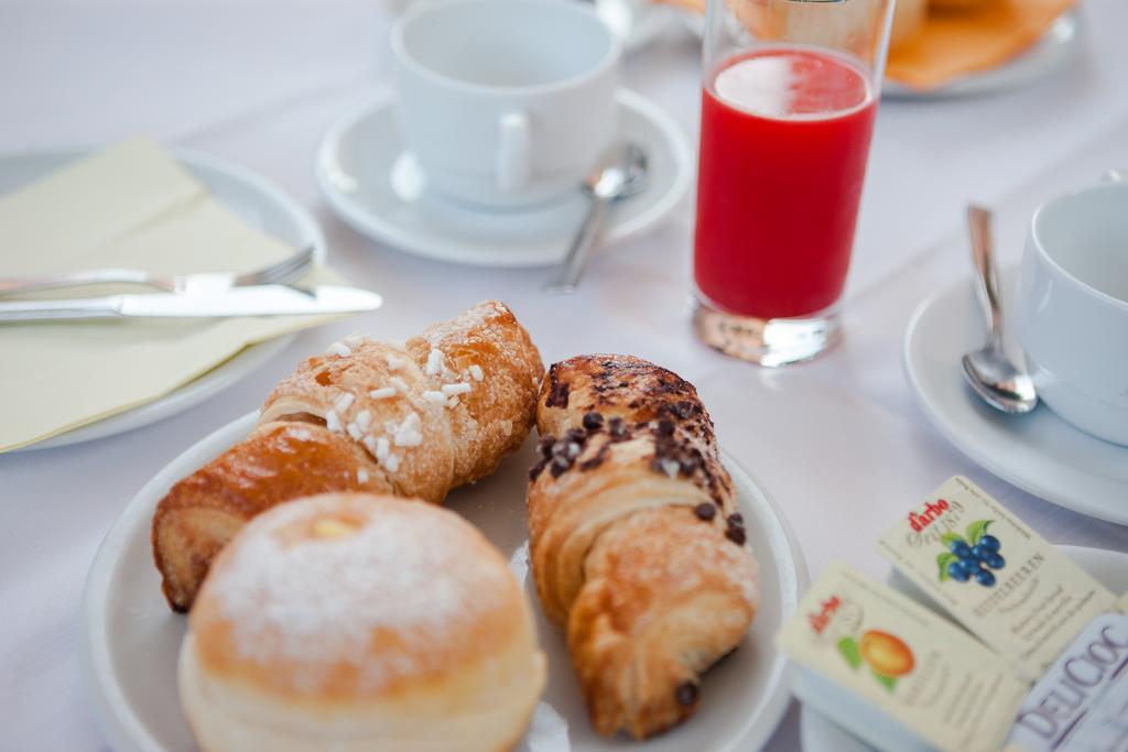 Hotel Benacus Bardolino Luaran gambar