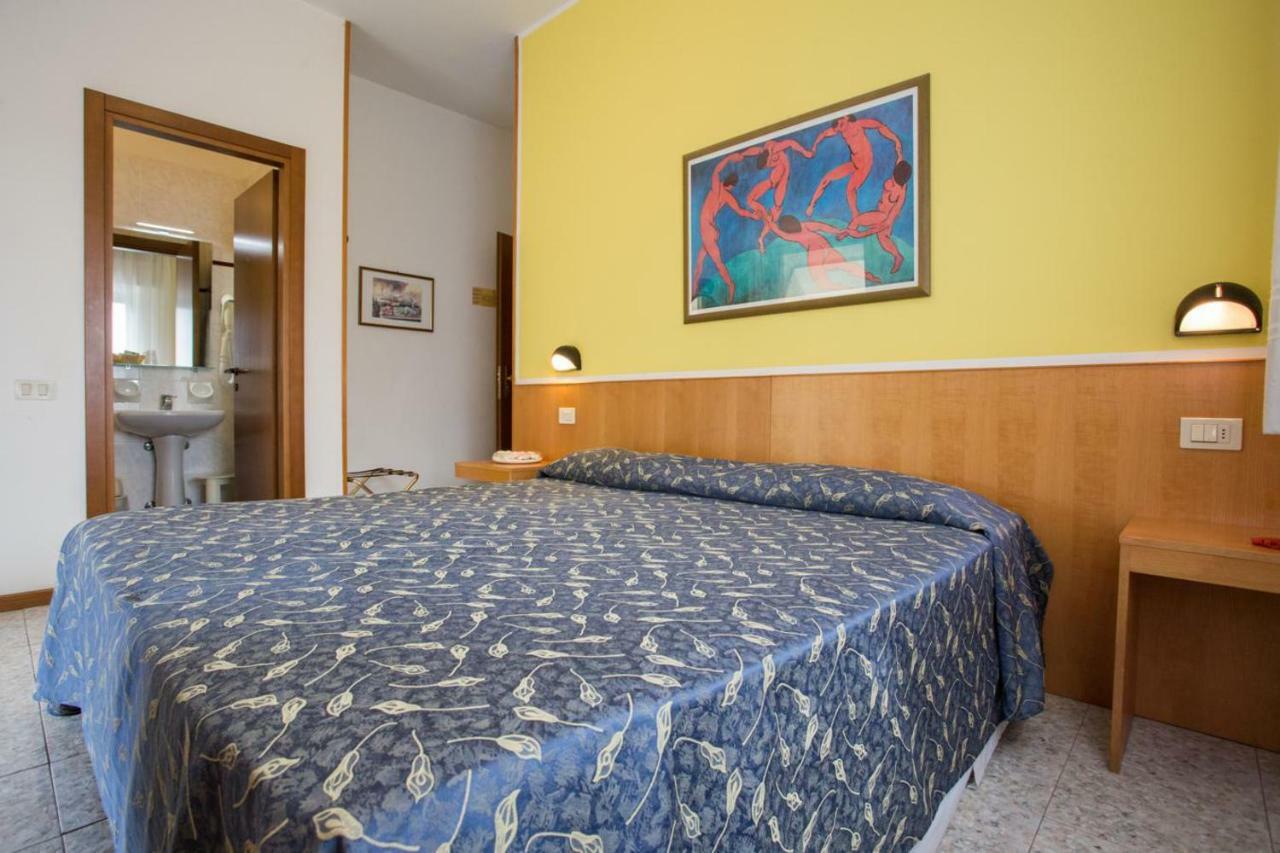 Hotel Benacus Bardolino Luaran gambar