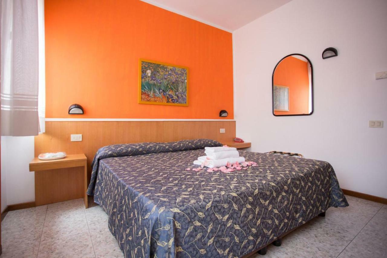 Hotel Benacus Bardolino Luaran gambar