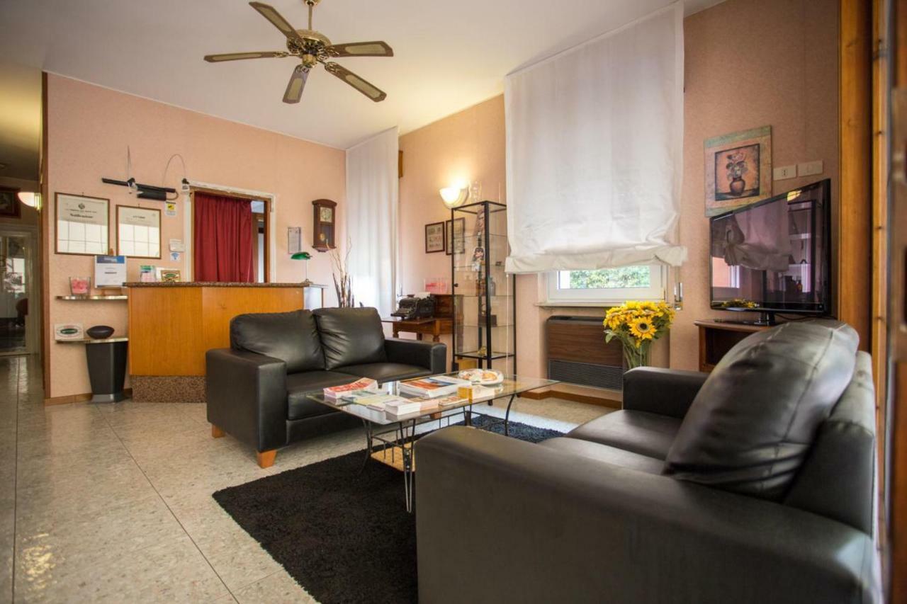 Hotel Benacus Bardolino Luaran gambar