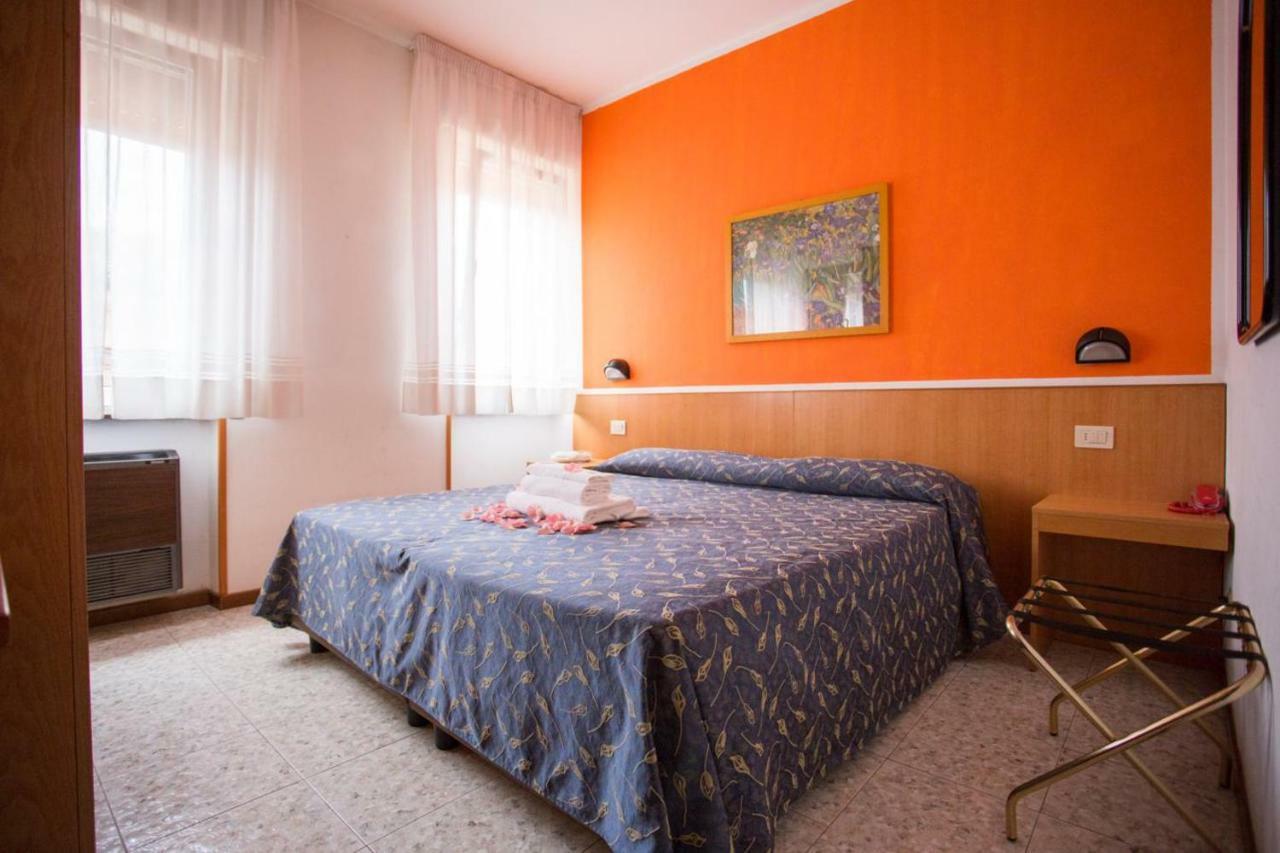 Hotel Benacus Bardolino Luaran gambar
